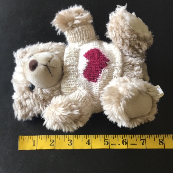 Adorable vintage cream bear with heart ♥️ knit sweater in EUC - Picture 7 of 8